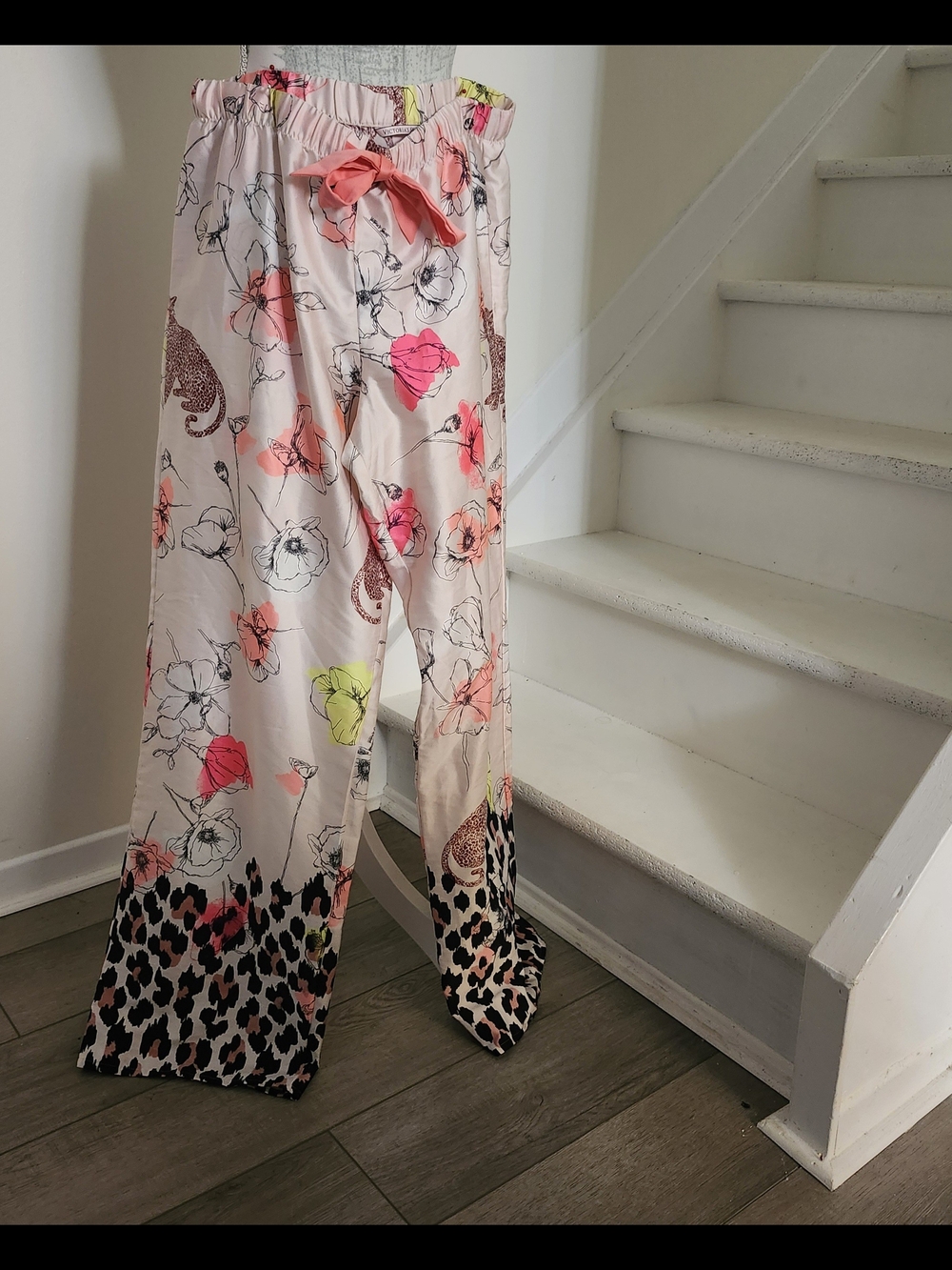 Victoria's Secret Pink Floral & Leopard Print Sleep Pants